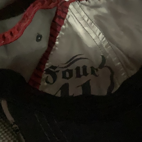 Used - Picture 4 of 4